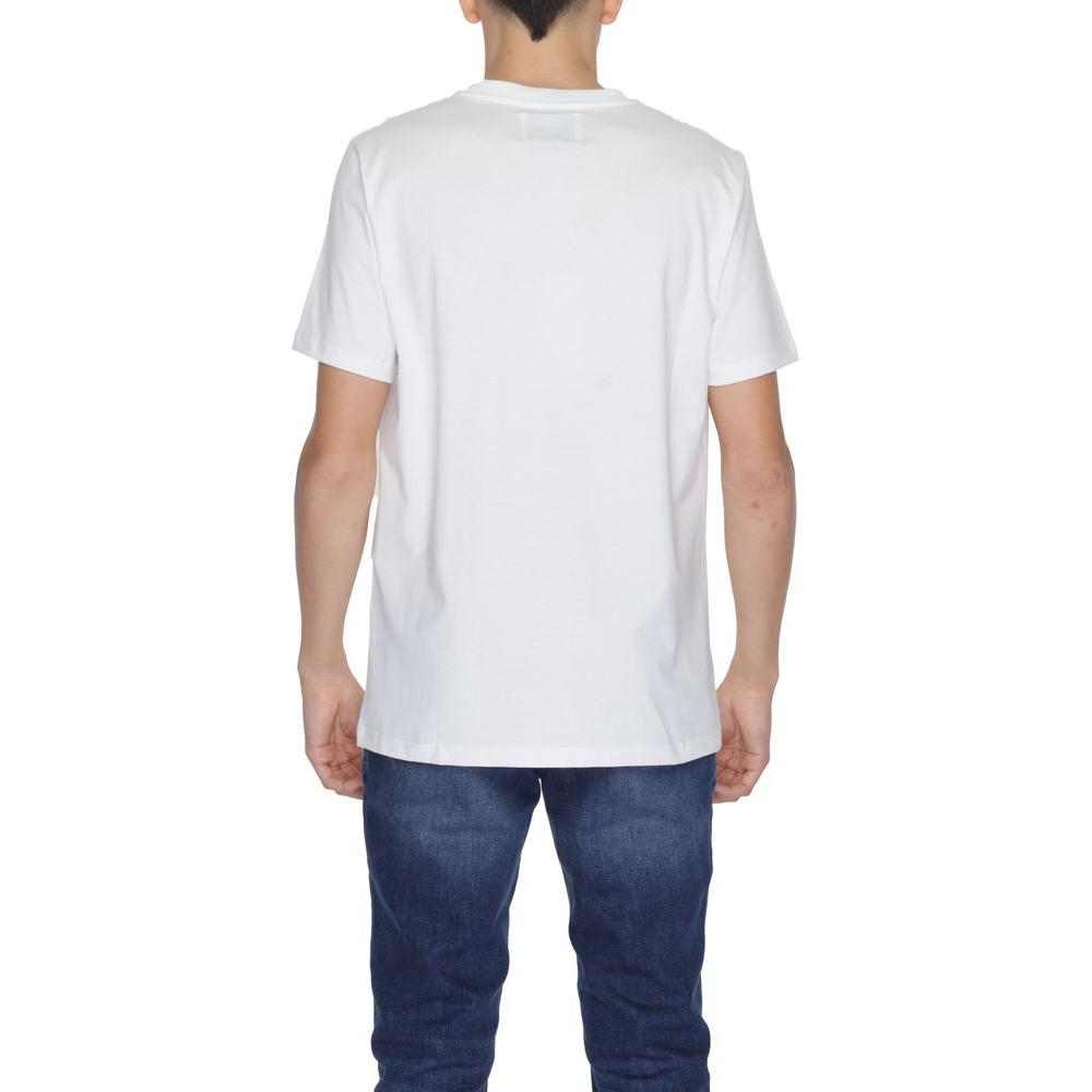 Back view of a man wearing an Underclub white cotton T-shirt from the spring/summer collection. 100% cotton, casual fit.