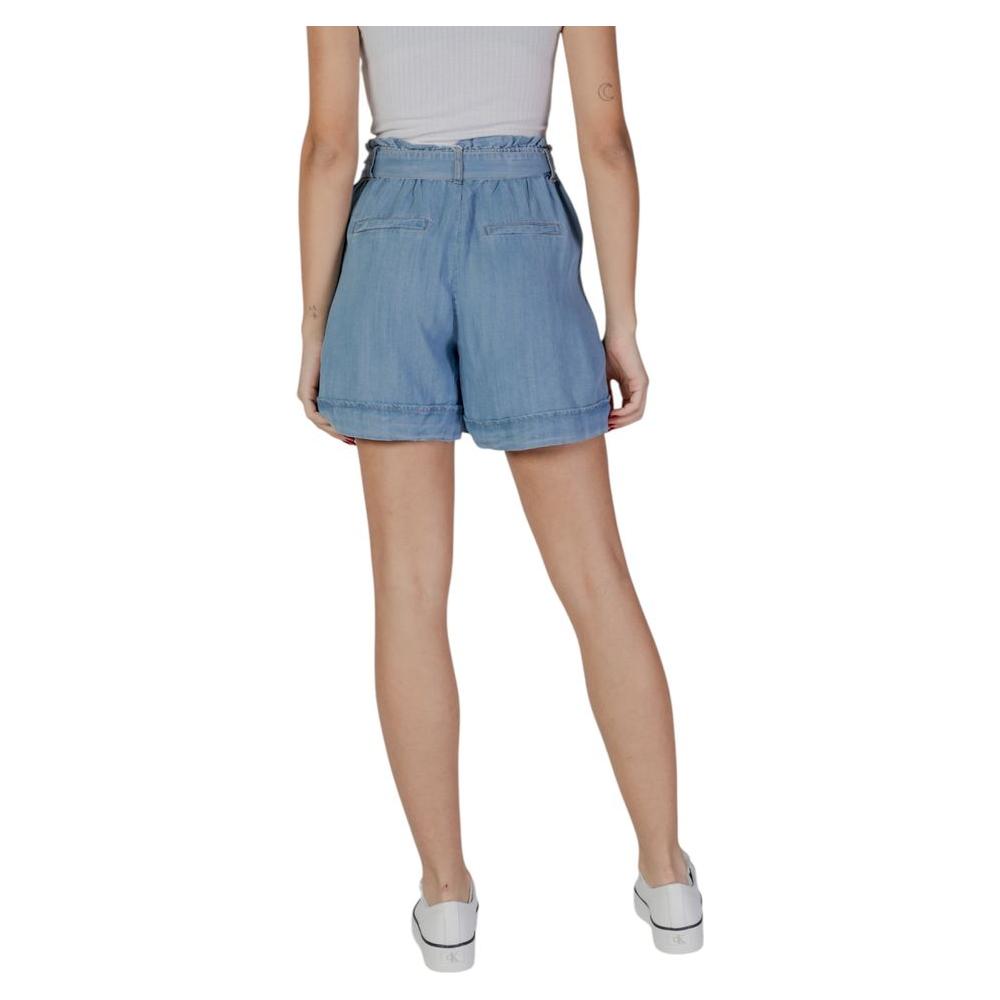 B.Young women's light blue Lyocell shorts, part of the spring/summer collection, shown from the back, perfect for casual wear.