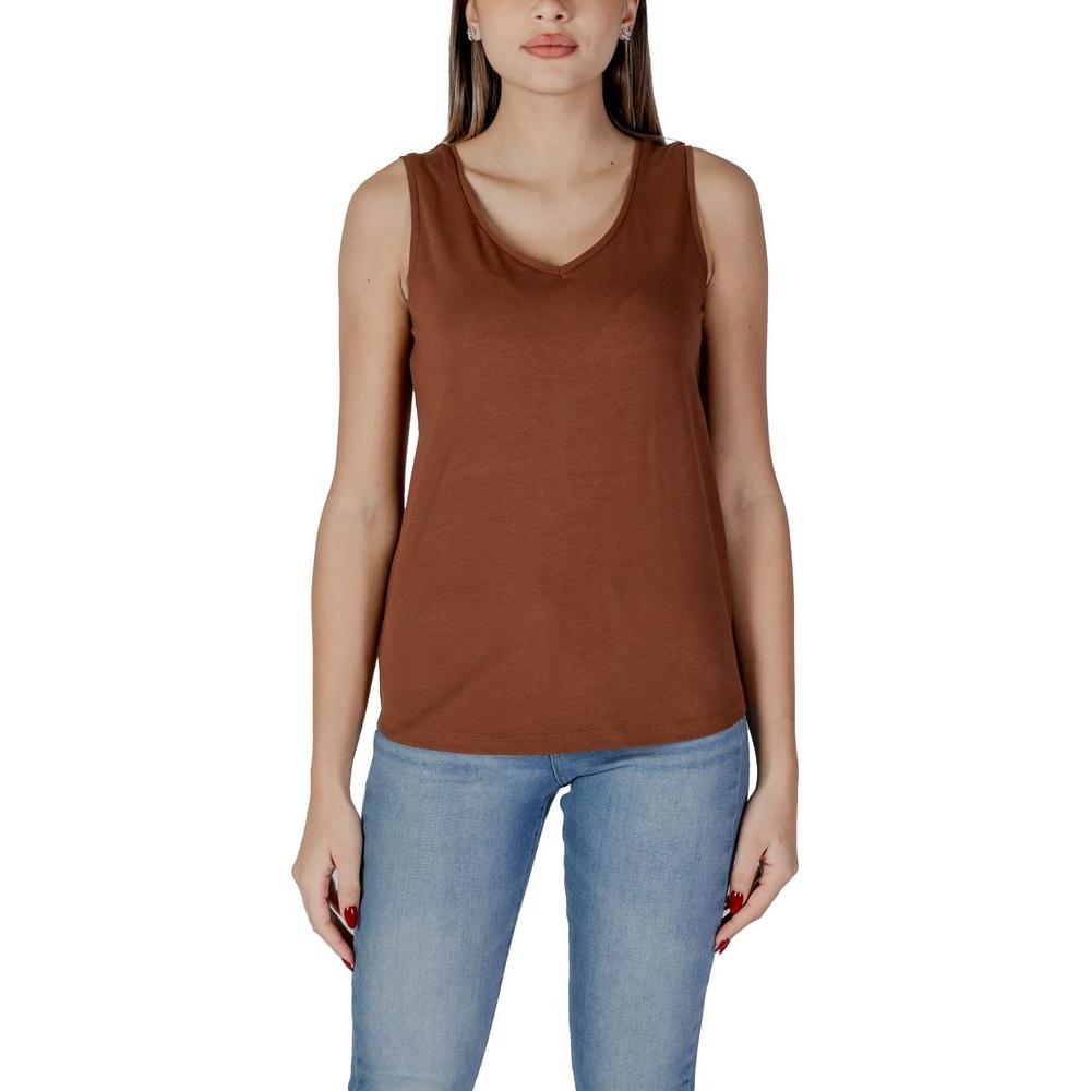 B.Young brown cotton top for women, sleeveless design in spring/summer collection, made from 95% cotton and 5% elastane.