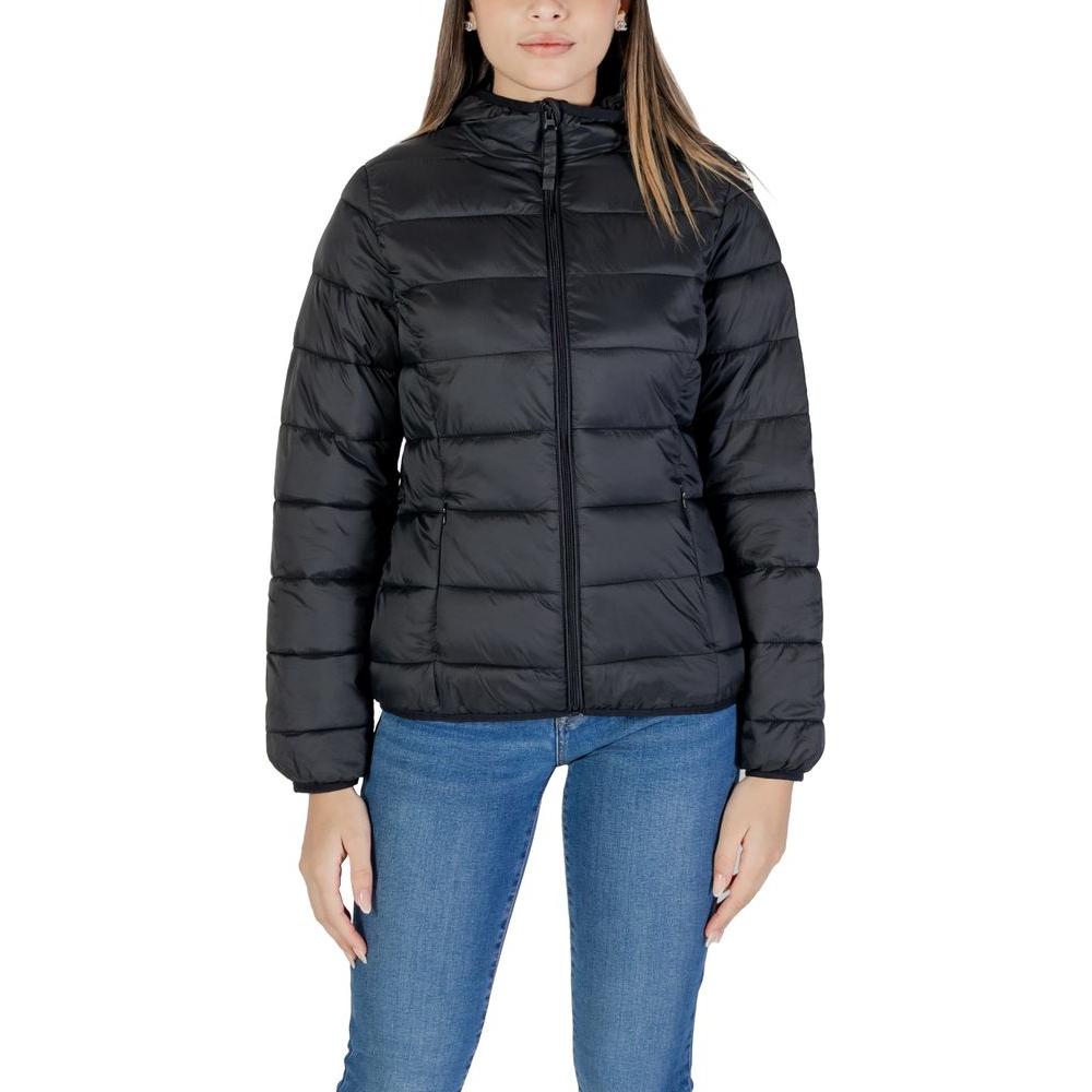 B.Young women's black nylon jacket, fall/winter collection, perfect for colder weather, 100% nylon composition, stylish and warm.