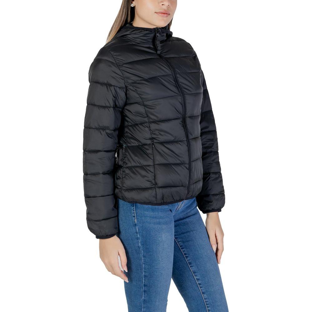 B.Young women's black nylon jacket, fall/winter collection, featuring a puffer design and zipper closure, 100% nylon composition.