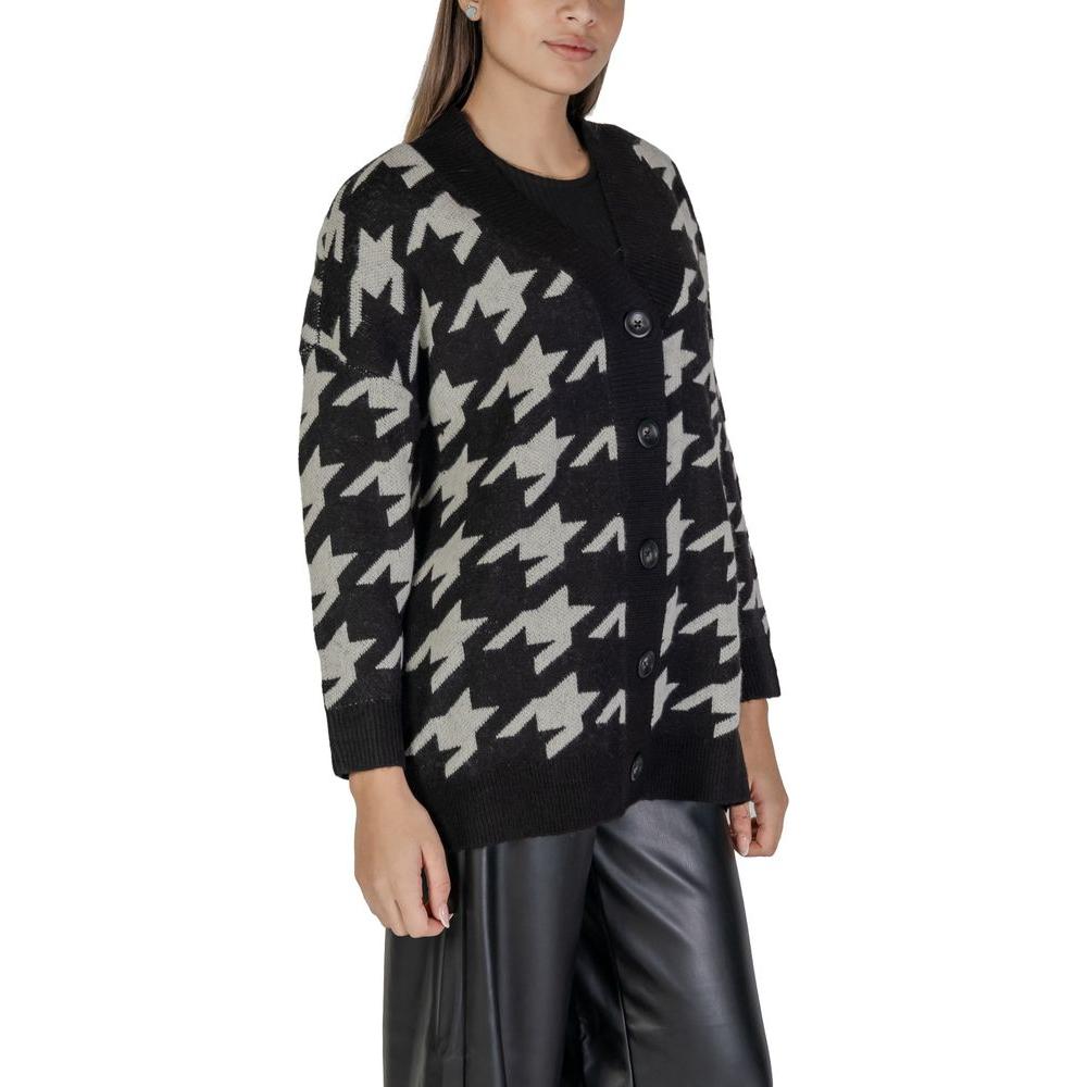 Vero Moda women's black and white acrylic cardigan knitwear for fall/winter