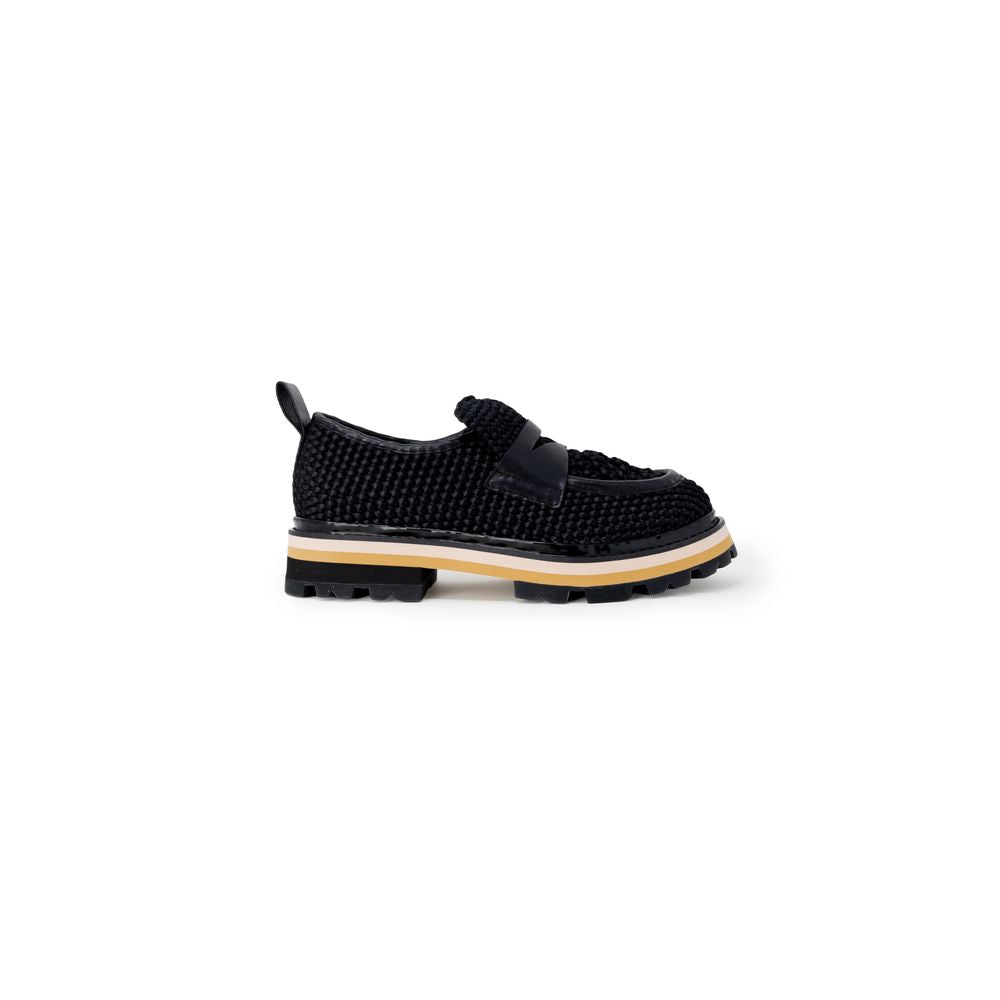 ASH black leather flat shoe for women, spring/summer collection, made of 100% leather, stylish low-profile footwear design.