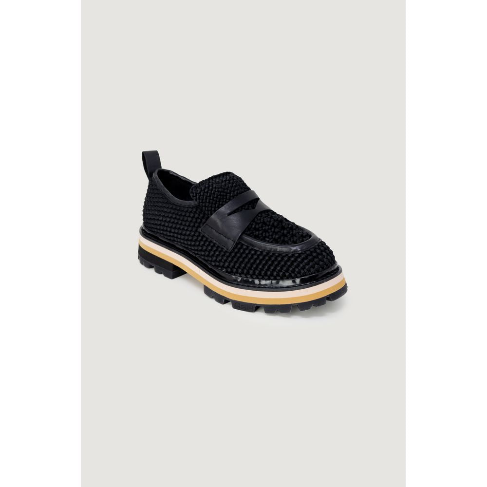 ASH black leather flat shoe for women, spring/summer collection, 100% leather composition, low profile design, stylish and comfortable.