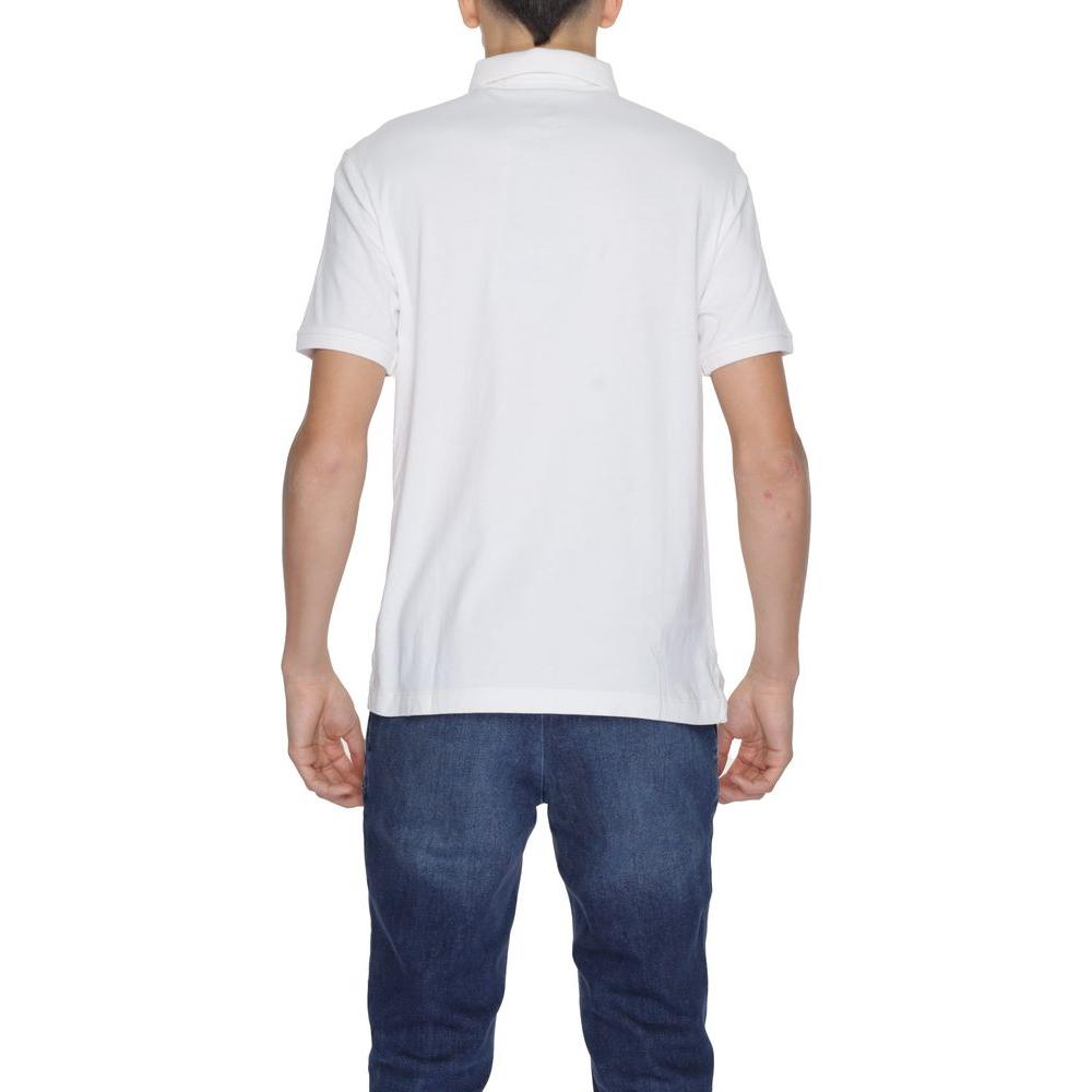 Back view of a man wearing a Blauer cream cotton polo shirt paired with jeans, showcasing the short sleeve spring/summer design.