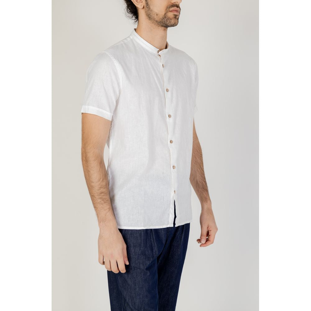 Hamaki-Ho men's white linen shirt, short-sleeved, perfect for spring and summer, made with 55% linen and 45% cotton.