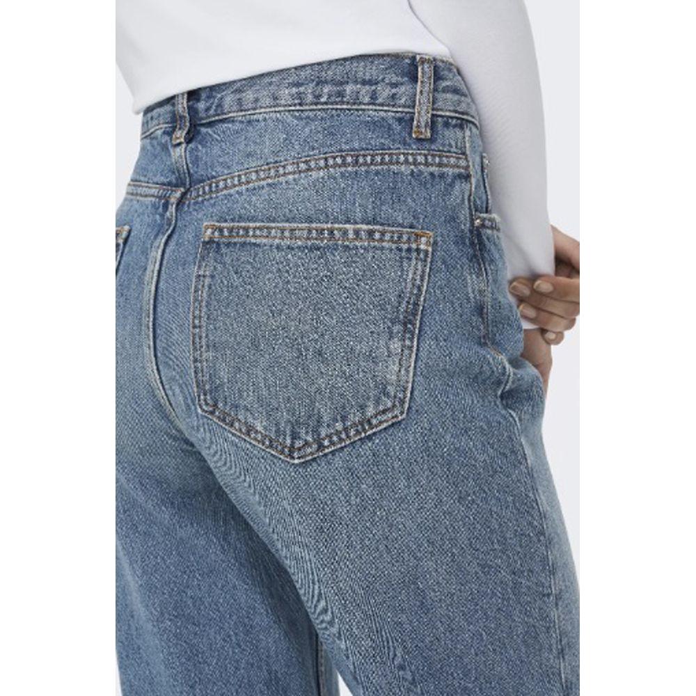 Women's baggy light blue cotton jeans, autumn/winter collection, featuring sustainable 80% cotton and 20% recycled cotton material.