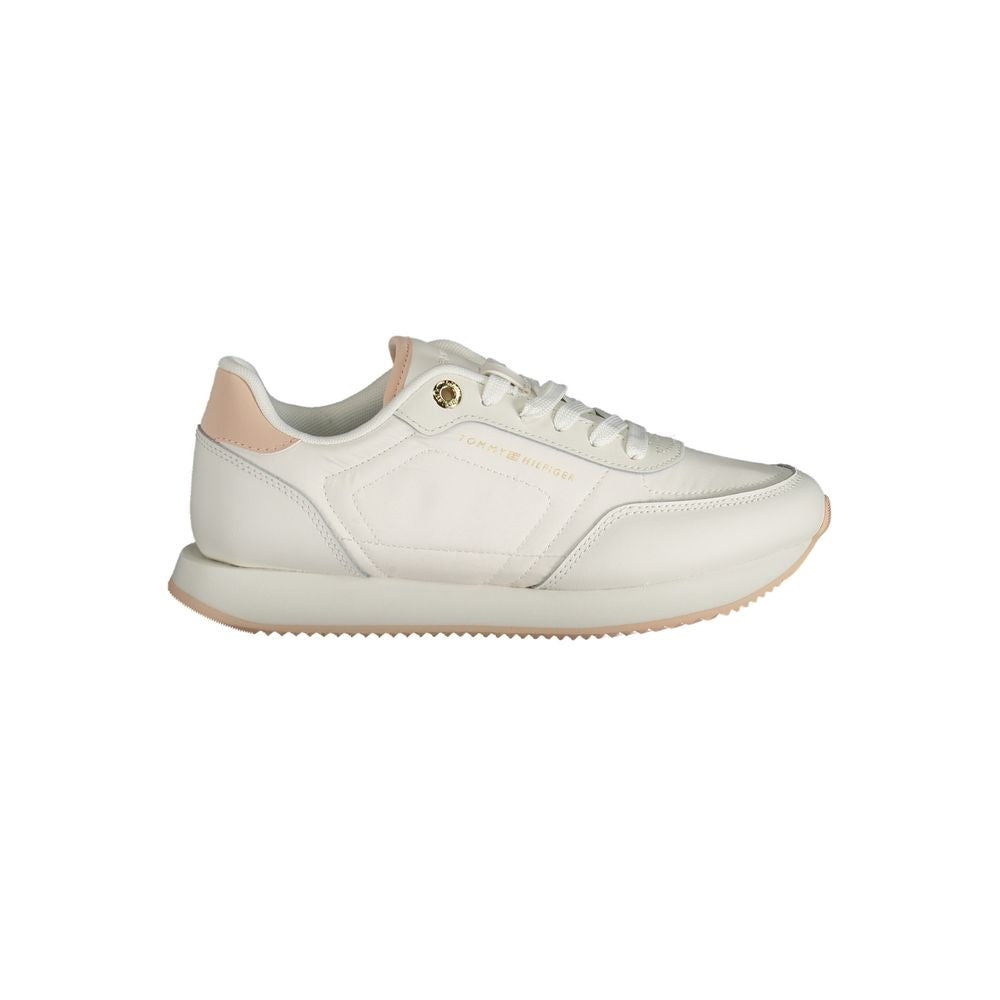 Tommy Hilfiger white polyester sneaker with laces, contrast details, and logo, ideal for sports. Fashionable and comfortable footwear.