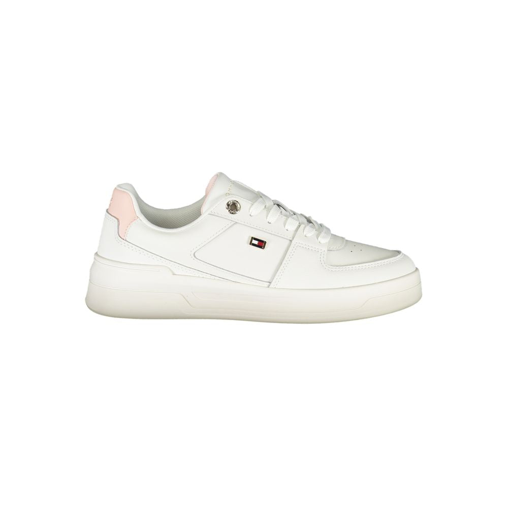 Tommy Hilfiger white lace-up sneakers with contrast detail, featuring logo and sporty design. High-quality, stylish footwear.