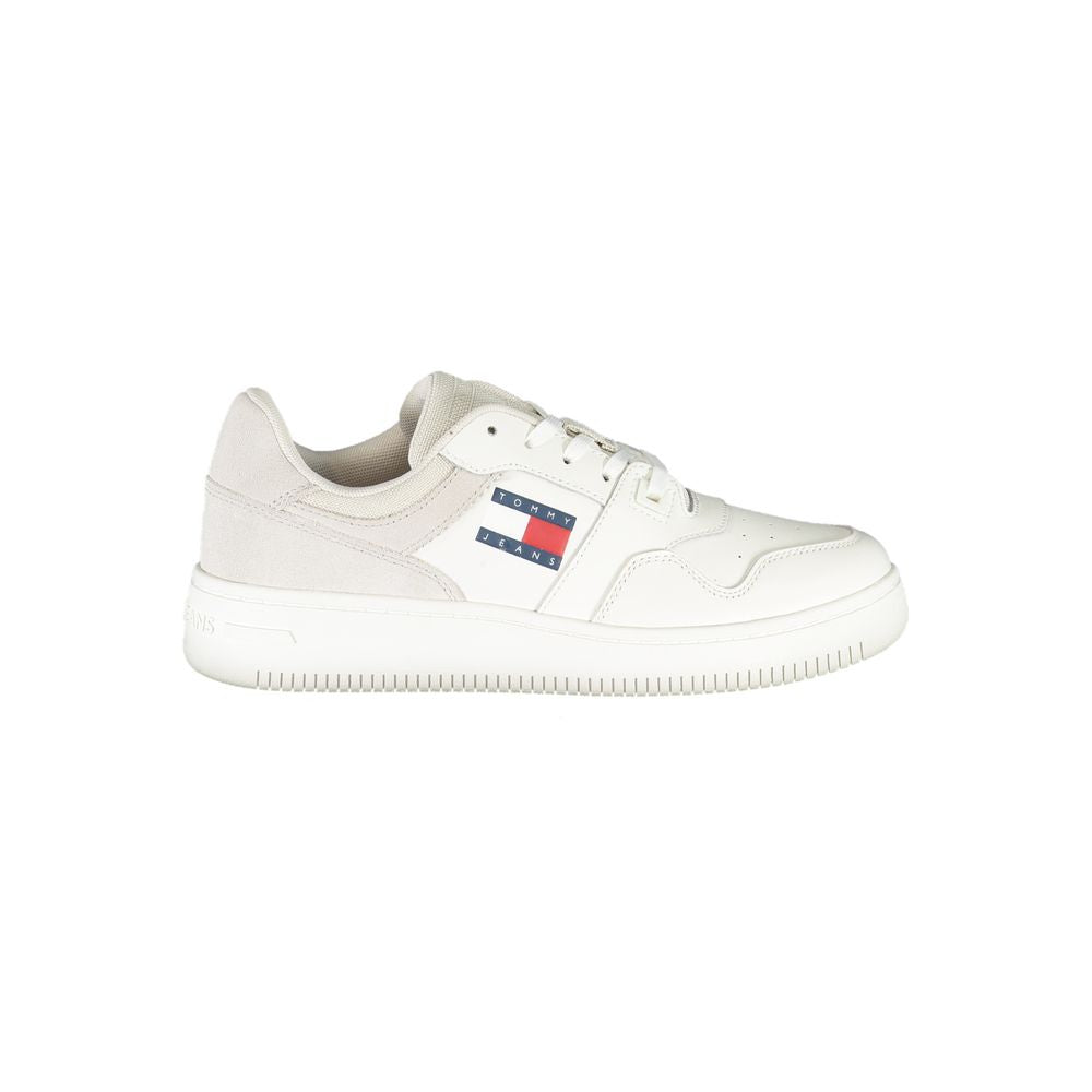 Tommy Hilfiger white polyester sneaker with laces, contrast details, logo and print, sports footwear.