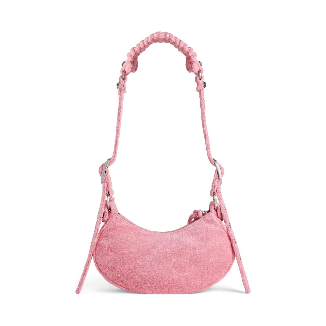 Front view with bag zipped and handles upright.