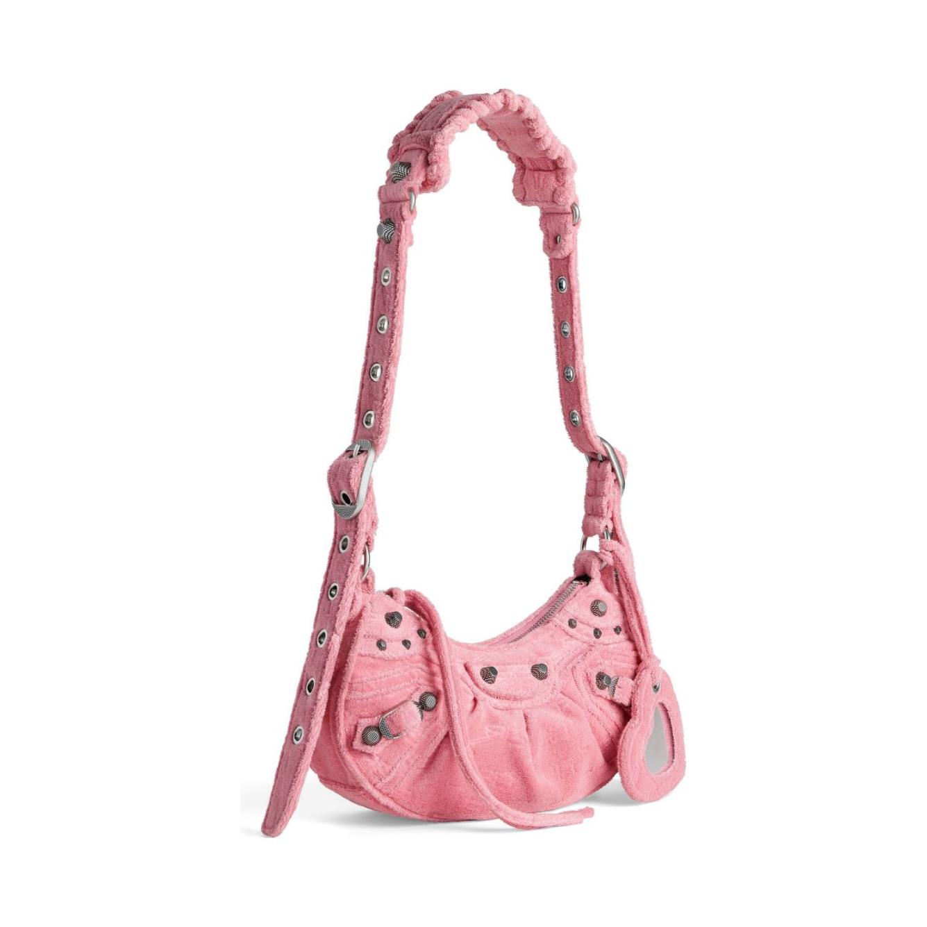 Front view with bag zipped and handles upright.
