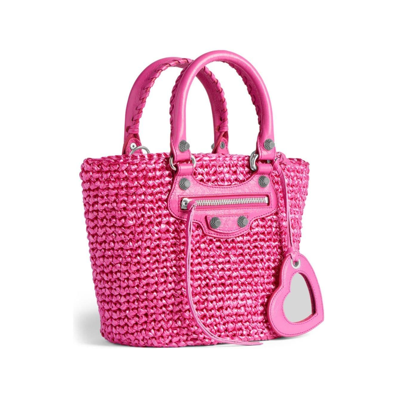 Front view with bag zipped and handles upright.