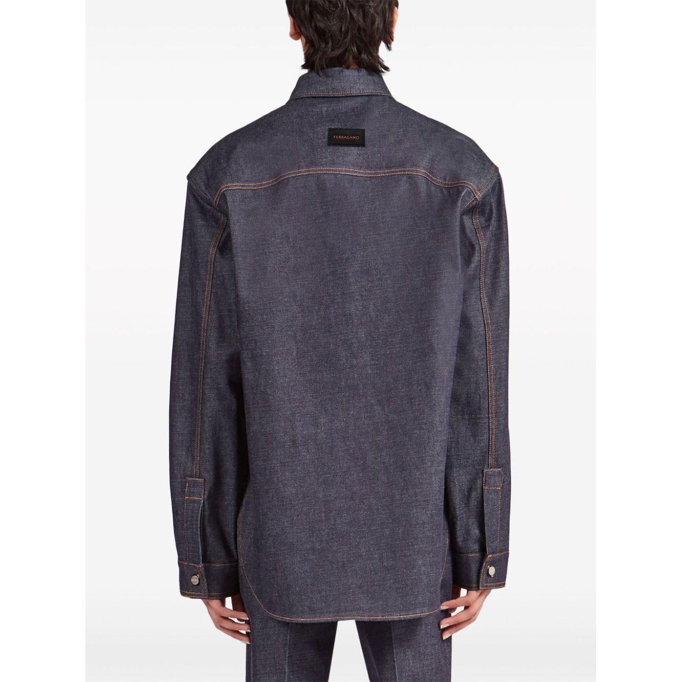 Front view with bag zipped and handles upright.
