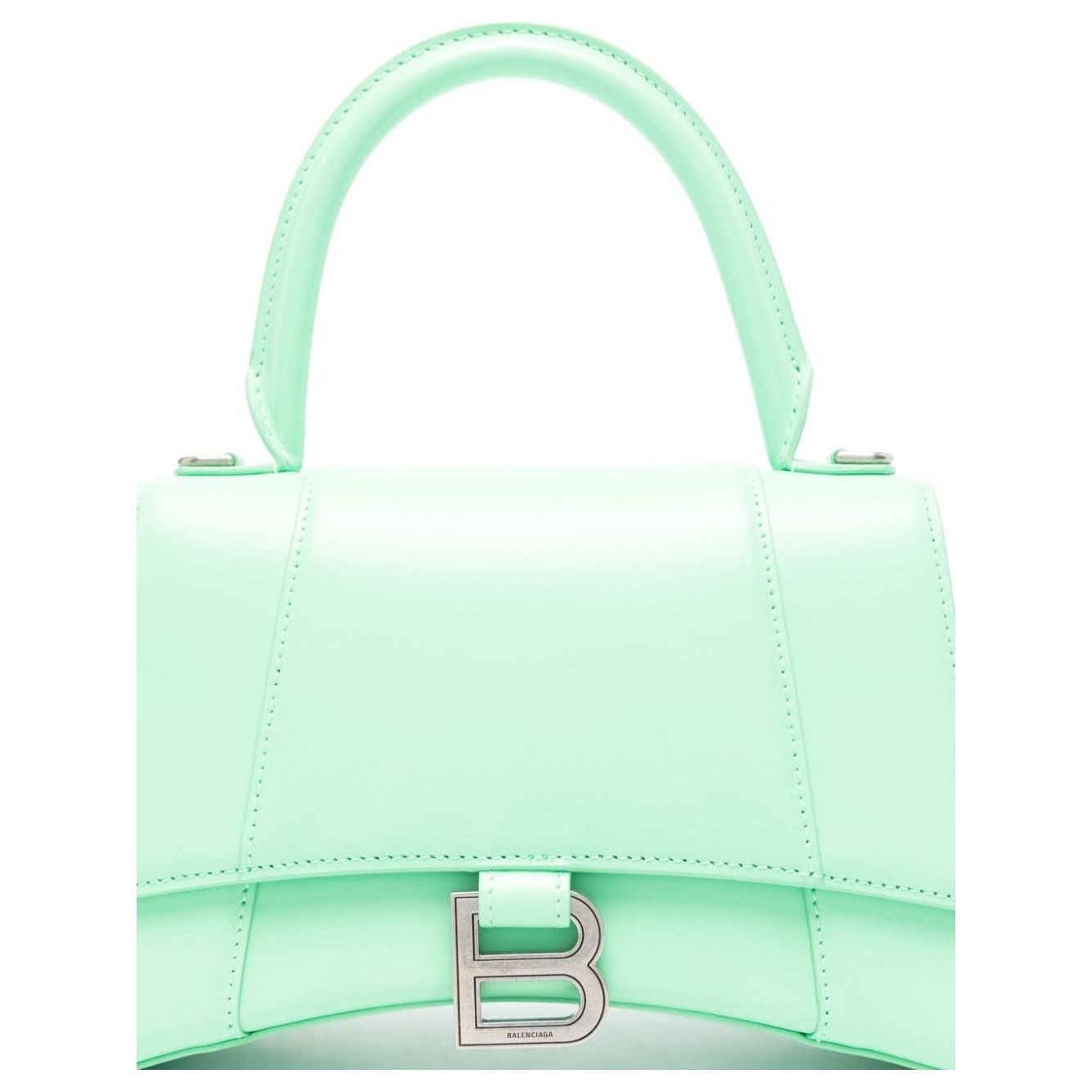 Front view with bag zipped and handles upright.