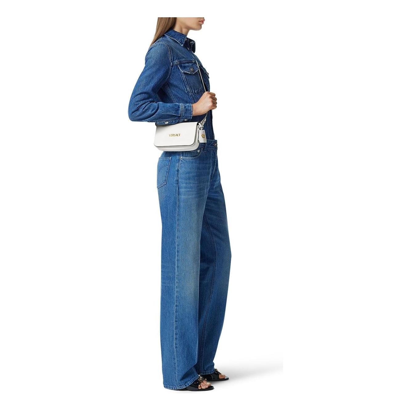Front view with bag zipped and handles upright.