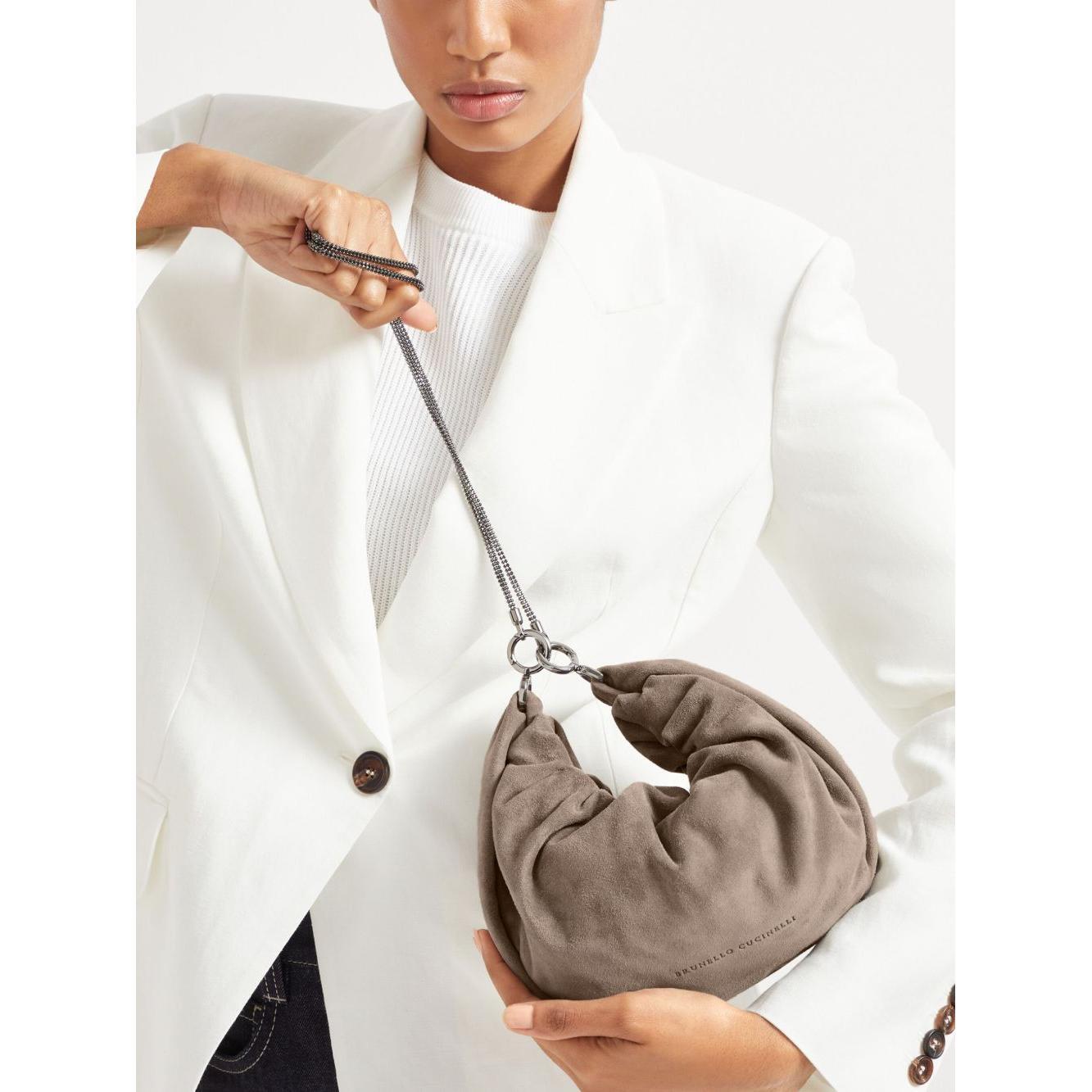 Front view with bag zipped and handles upright.