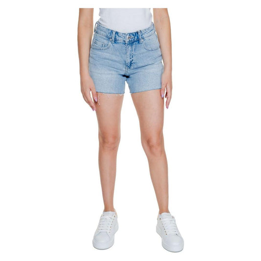 Vero Moda light blue cotton shorts for women, featuring a spring/summer style with 99% cotton and 1% elastane. Perfect for casual wear.