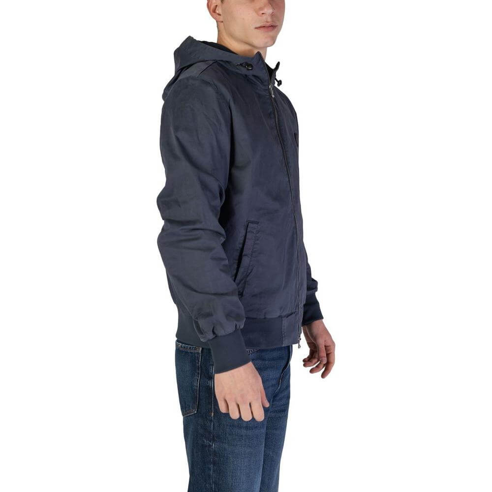 Front view with bag zipped and handles upright.