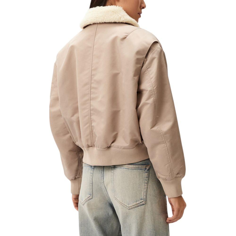 Front view with bag zipped and handles upright.