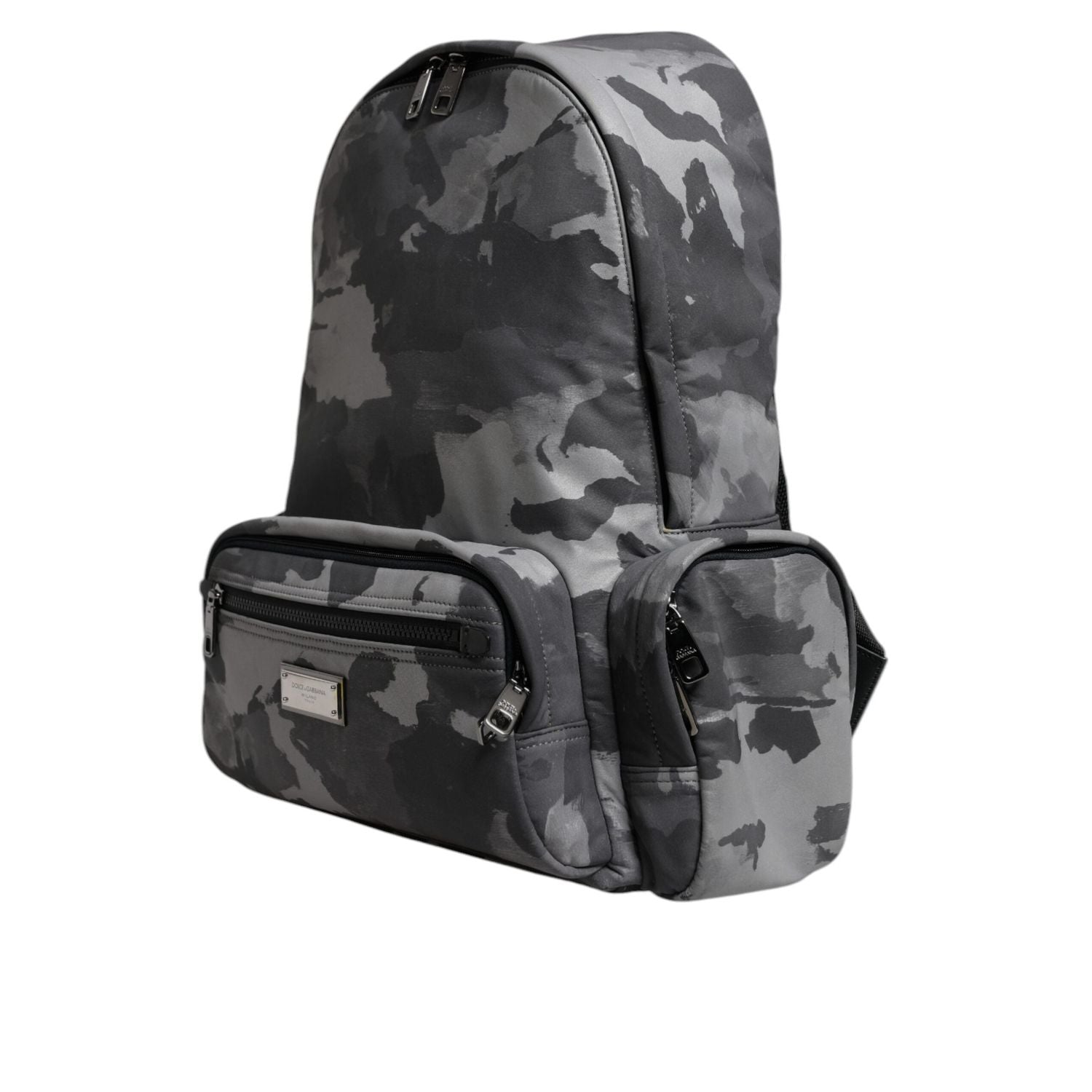 Front view with bag zipped and handles upright.