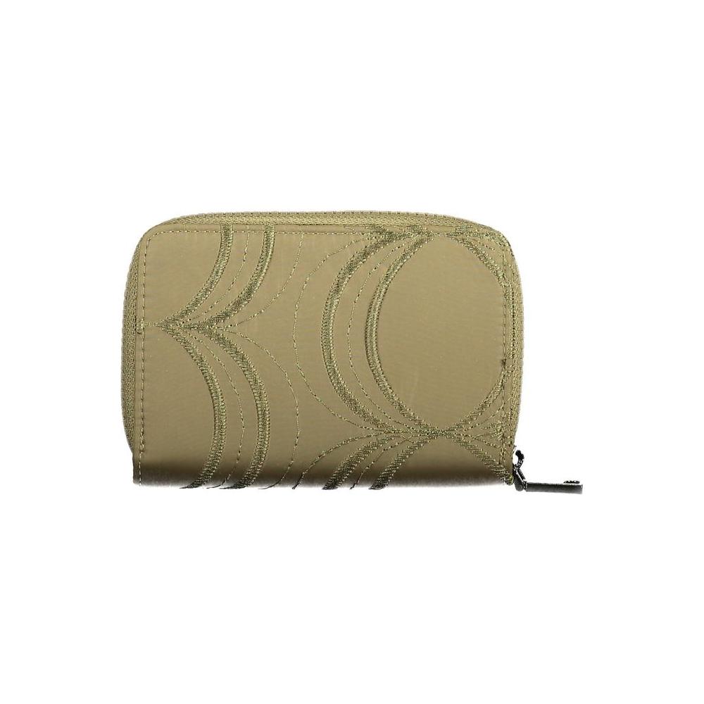 Front view with bag zipped and handles upright.