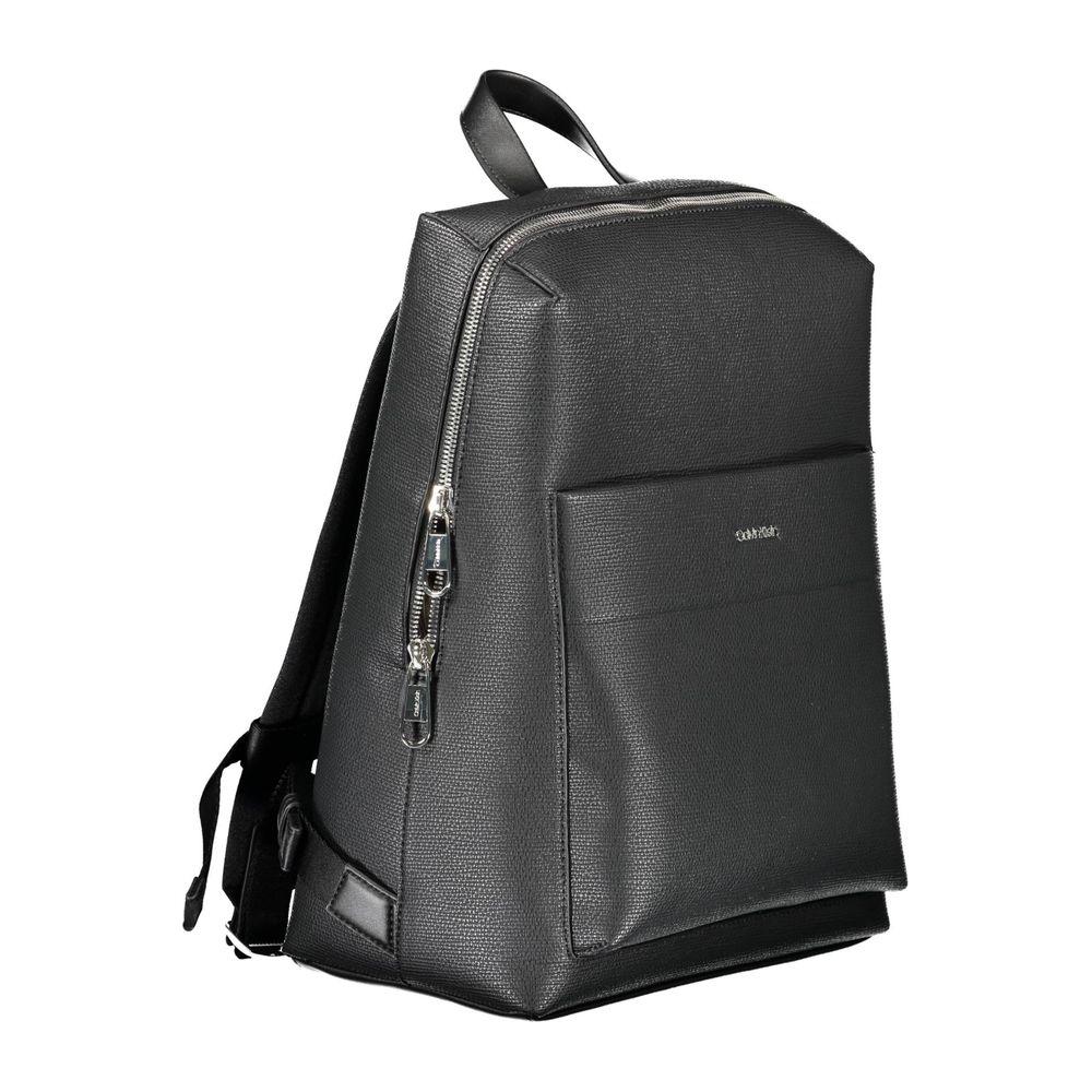 Front view with bag zipped and handles upright.