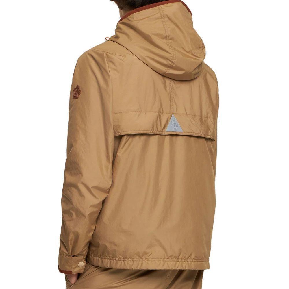 Front view with bag zipped and handles upright.
