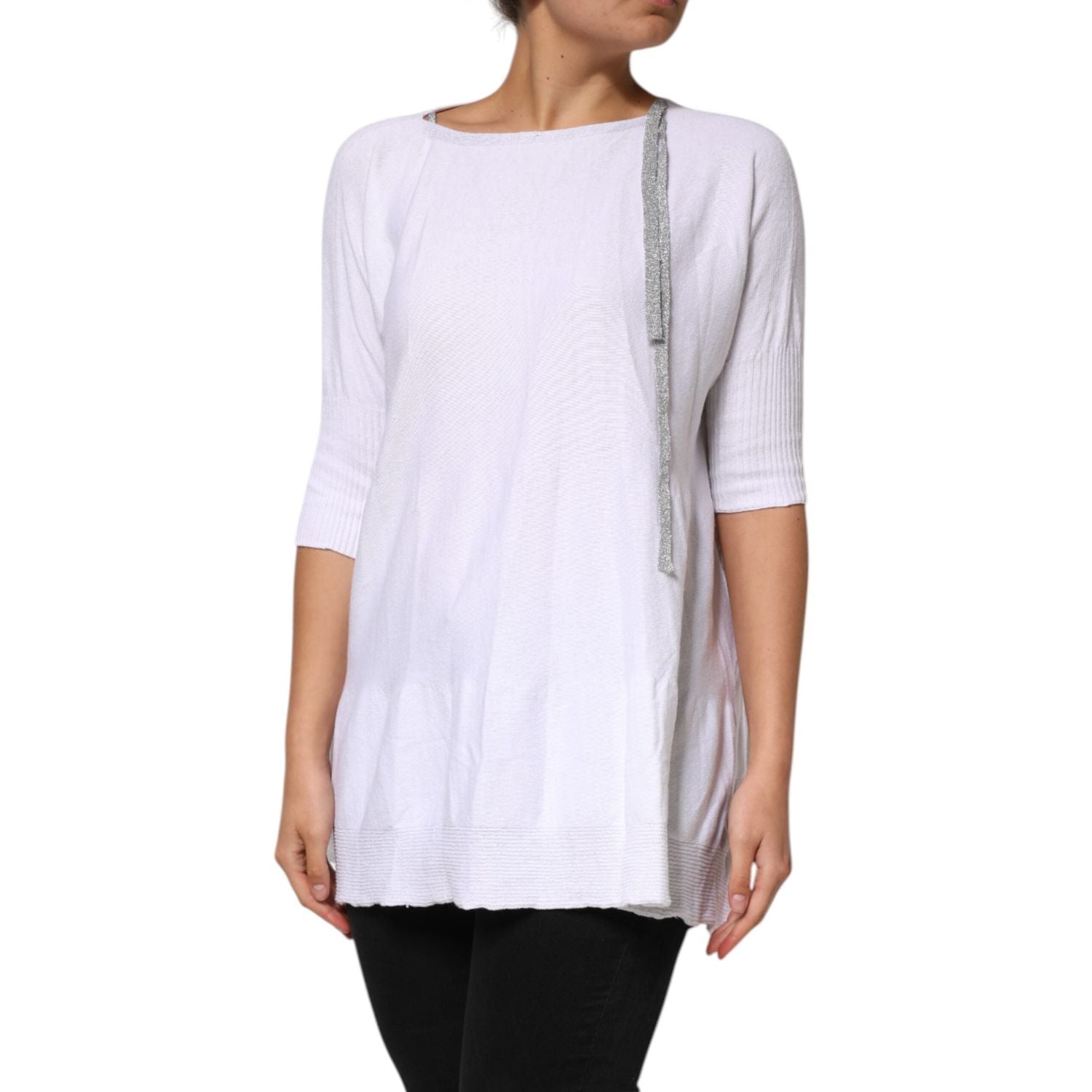 Front view with bag zipped and handles upright.